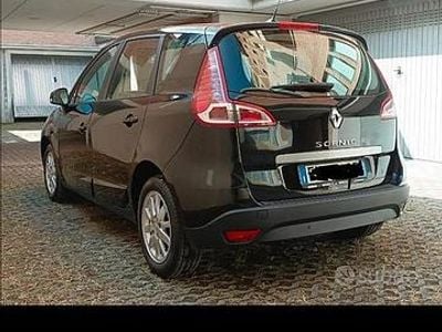 Usata Renault Scénic III 110 CV (80 kW) 2011 Nero Monovolume