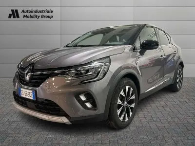 Usata Renault Captur Techno 143 CV (105 kW) 2024 Grigio SUV
