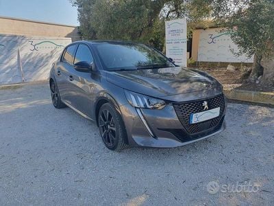 Usata Peugeot 208 GT 101 CV (74 kW) 2023 Grigio Utilitaria
