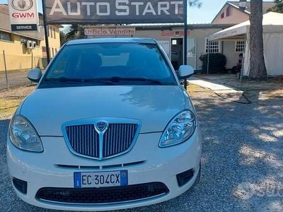 Usata Lancia Ypsilon 60 CV (44 kW) 2010 Beige Utilitaria