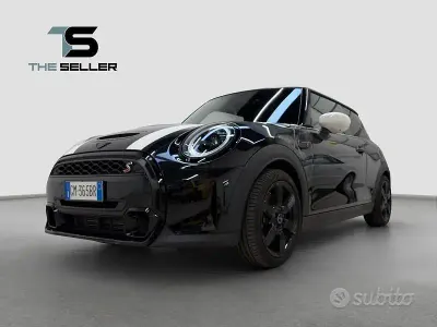 Begagnad Mini Cooper S Classic 178 HK (130 kW) 2022 Svart Halvkombi