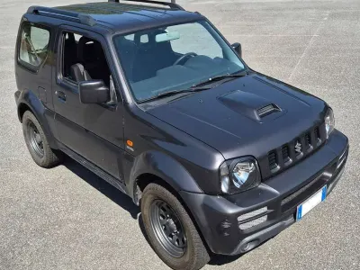 Usata Suzuki Jimny 86 CV (63 kW) 2010 Grigio SUV