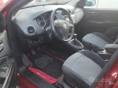 Usata Fiat Bravo 120 CV (88 kW) 2009 Rosso Utilitaria