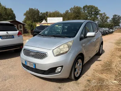 Usata Kia Venga 90 CV (66 kW) 2011 Grigio Utilitaria
