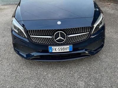 Usata Mercedes A180 AMG 109 CV (80 kW) 2017 Blu Berlina