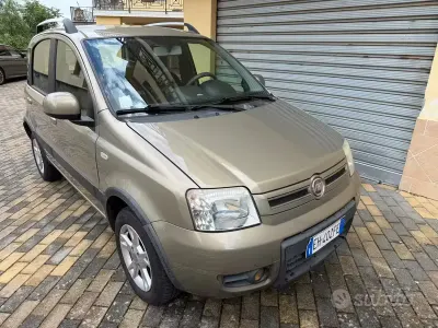 Usata Fiat Panda Climbing 69 CV (50 kW) 2011 Marrone Utilitaria