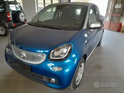 Usata Smart ForFour Prime 90 CV (66 kW) 2016 Blu Utilitaria