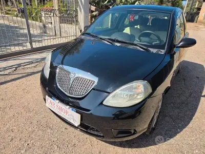 Usata Lancia Ypsilon 60 CV (44 kW) 2006 Nero Utilitaria