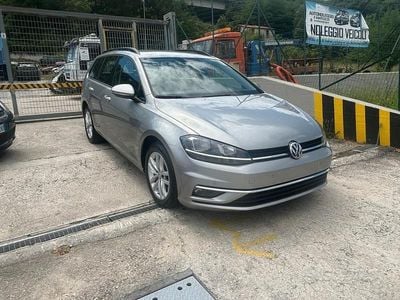 Usata VW Golf VII Business 115 CV (84 kW) 2019 Grigio Station wagon