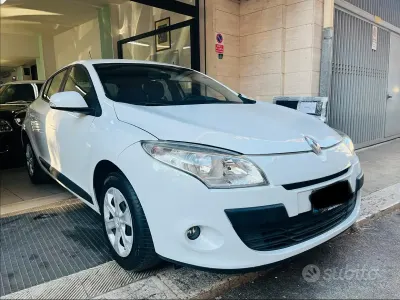 Usata Renault Mégane III 90 CV (66 kW) 2010 Bianco Berlina
