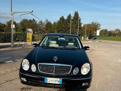 Usata Mercedes E200 163 CV (119 kW) 2003 Nero Berlina