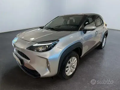 Usata Toyota Yaris Cross Active 116 CV (85 kW) 2023 Grigio SUV