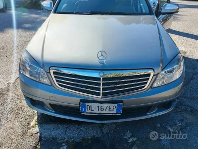 Usata Mercedes C220 Classic 170 CV (125 kW) 2007 Grigio Berlina