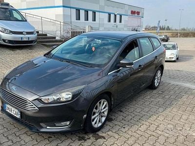 Usata Ford Focus 119 CV (87 kW) 2015 Grigio Station wagon