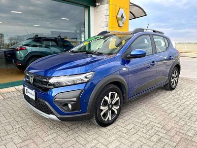 Usata Dacia Sandero Comfort 101 CV (74 kW) 2022 Blu iron Berlina