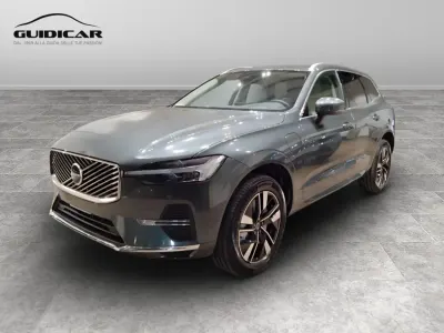 Nuova Volvo XC60 Plus 253 CV (186 kW) 2026 Verde SUV