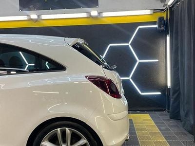 Usata Opel Corsa 75 CV (55 kW) 2012 Bianco Coupé