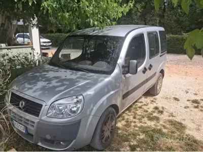 Usata Fiat Doblò 85 CV (62 kW) 2010 Grigio Monovolume