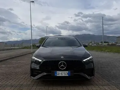 Gebraucht Mercedes A180 AMG Line Premium Plus 136 PS (100 kW) 2023 Schwarz Limousine