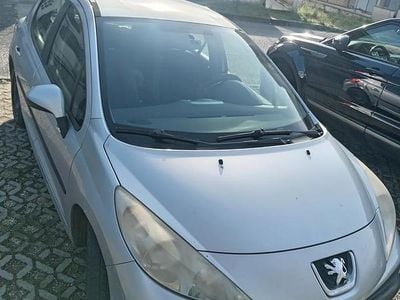 Grigio Usata 2009 Peugeot 207 Utilitaria | 1300 € (Ottimo prezzo)