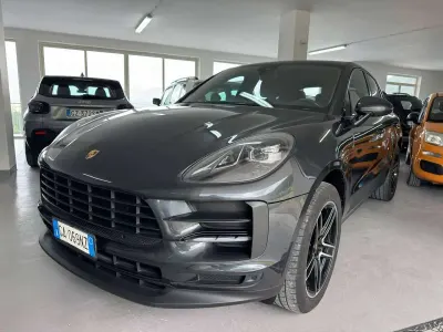 Begagnad Porsche Macan 245 HK (180 kW) 2020 Grå SUV