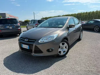 Usata Ford Focus 120 CV (88 kW) 2014 Grigio Berlina