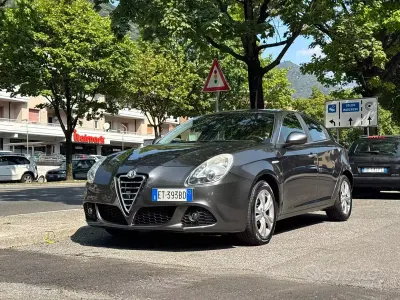 Usata Alfa Romeo Giulietta Exclusive 105 CV (77 kW) 2013 Grigio Utilitaria