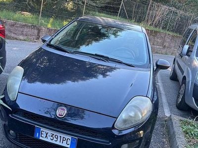 Usata Fiat Punto Young 78 CV (57 kW) 2014 Blu Utilitaria