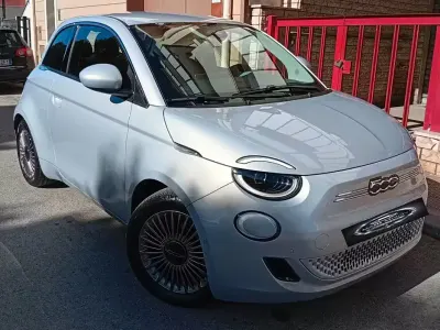 Usata Fiat 500e 42 kW (58 CV) 2024 Bluazzurro Berlina