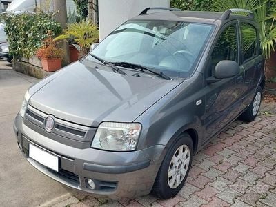 Usata Fiat Panda Active 69 CV (50 kW) 2011 Grigio Utilitaria