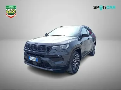 Gebraucht Jeep Compass Summit 131 PS (96 kW) 2025 Grau SUV