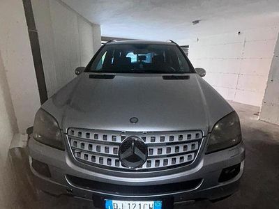 Begagnad Mercedes ML320 224 HK (164 kW) 2007 Grå SUV