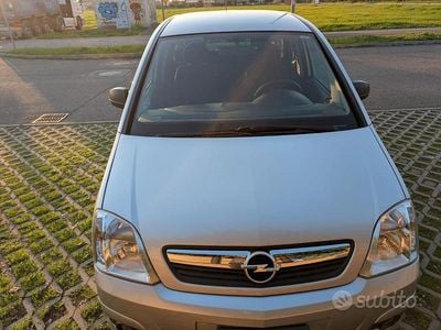 Usata Opel Meriva Club 90 CV (66 kW) 2010 Grigio Monovolume