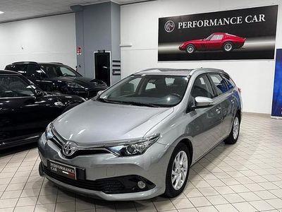 Usata Toyota Auris Touring Sports Lounge 111 CV (81 kW) 2017 Grigio Station wagon