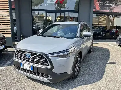 Usata Toyota Corolla Cross Trend 197 CV (144 kW) 2023 Grigio SUV
