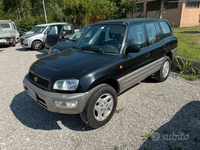 Usata Toyota RAV4 128 CV (94 kW) 1997 Nero SUV