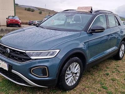 Usata VW T-Roc Life 150 CV (110 kW) 2025 Blu SUV