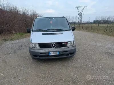 Usata Mercedes Vito 122 CV (89 kW) 2002 Furgone