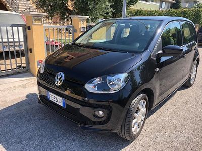 Nero Usata 2015 VW up! CLUB Utilitaria | 5800 € (Buon prezzo)