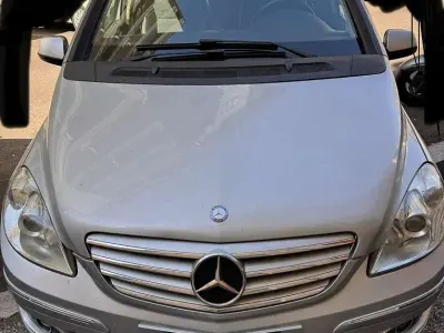 Gebraucht Mercedes B200 140 PS (102 kW) 2006 Silber Van / Kleinbus