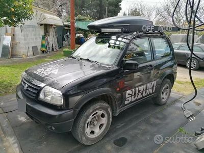 Second-hand Suzuki Vitara 94 CP (69 kW) 2002 Negru SUV