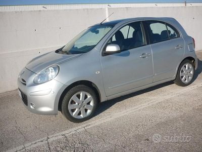 Usata Nissan Micra Tekna 80 CV (58 kW) 2013 Grigio Utilitaria
