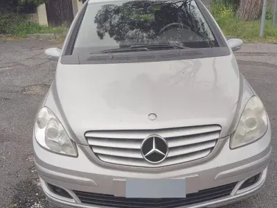 Usata Mercedes B180 109 CV (80 kW) 2006 Grigio Monovolume