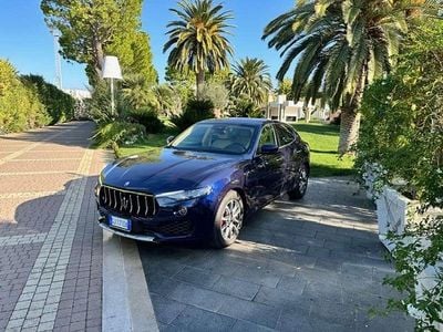 Usata Maserati Levante 250 CV (183 kW) 2017 Blu/azzurro SUV