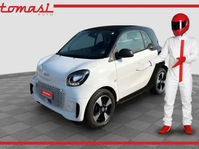 Usata Smart ForTwo Coupé Passion 41 kW (56 CV) 2021 White con cella nera Utilitaria