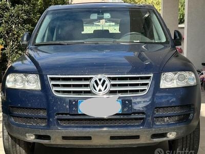 Usata VW Touareg 174 CV (127 kW) 2005 Blu SUV