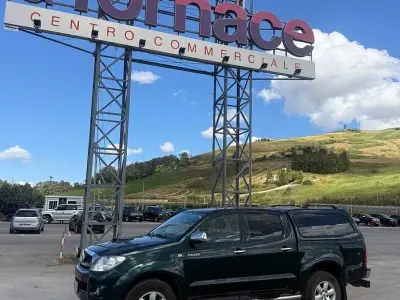 Begagnad Toyota HiLux SR 171 HK (125 kW) 2011 Grön Pickup