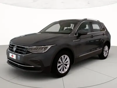 Usata VW Tiguan Life 150 CV (110 kW) 2023 Dolphin grey metallizzato SUV