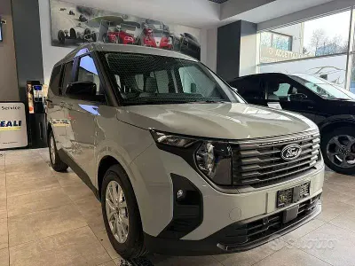 Nuova Ford Tourneo Courier Titanium 125 CV (91 kW) 2026 Grigio Monovolume