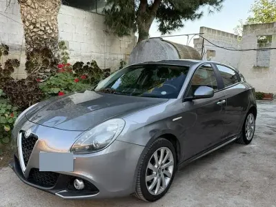 Usata Alfa Romeo Giulietta 120 CV (88 kW) 2016 Grigio Utilitaria